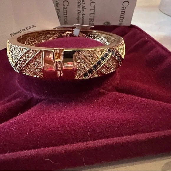 Camrose and Kross gold toned bangle - Picture 9 of 10